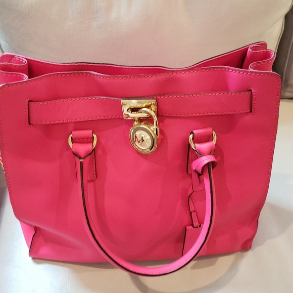 Michael Kors Handbags - Michael Kors Hamilton Tote